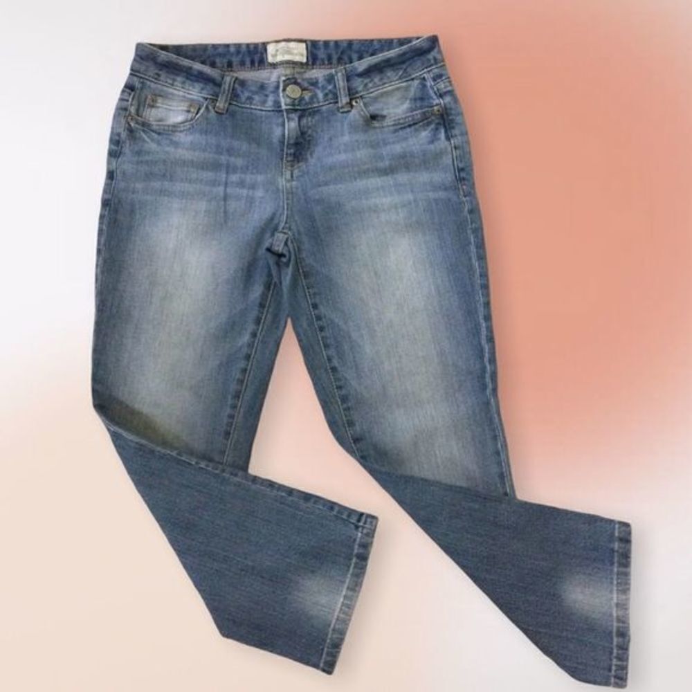 AEROPOSTALE Faded Medium Wash Cropped Jeans Size 1/2